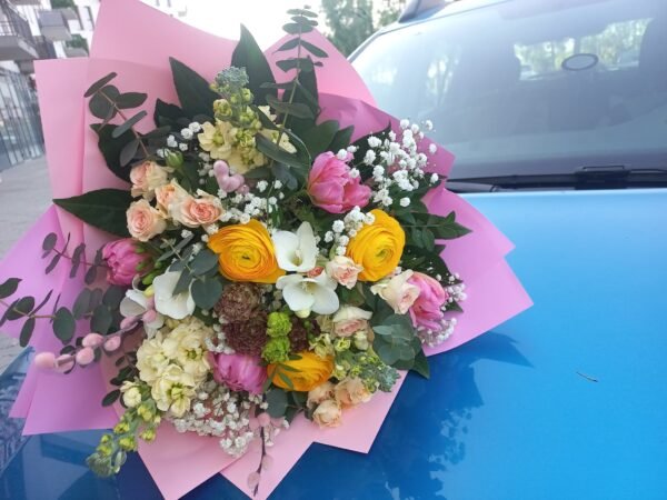 Buchet Yellow Ranunculus - imagine 2