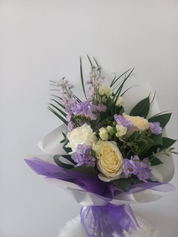Buchet White and Purple - imagine 5
