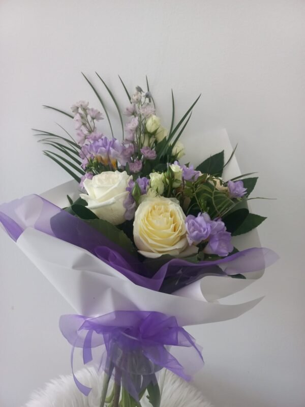 Buchet White and Purple - imagine 3