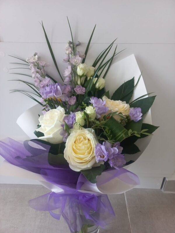 Buchet White and Purple - imagine 4