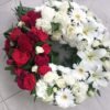Corona funerară cu trandafiri roșii, abia și crin - imagine 2