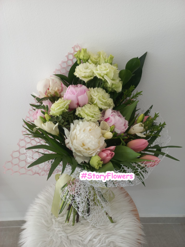 Buchet cu bujori, eustoma și lalele - imagine 3