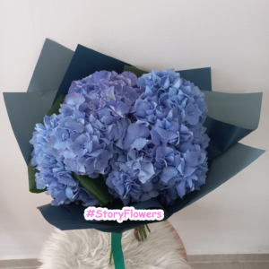 Buchet cu hortensii albastre