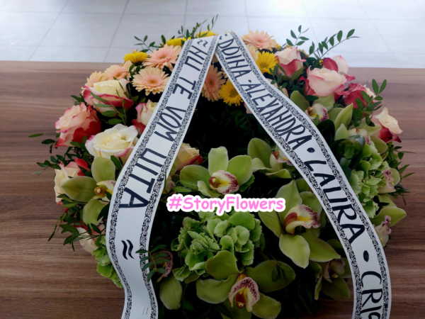 Coroană funerară cu cymbidium și trandafiri - imagine 3
