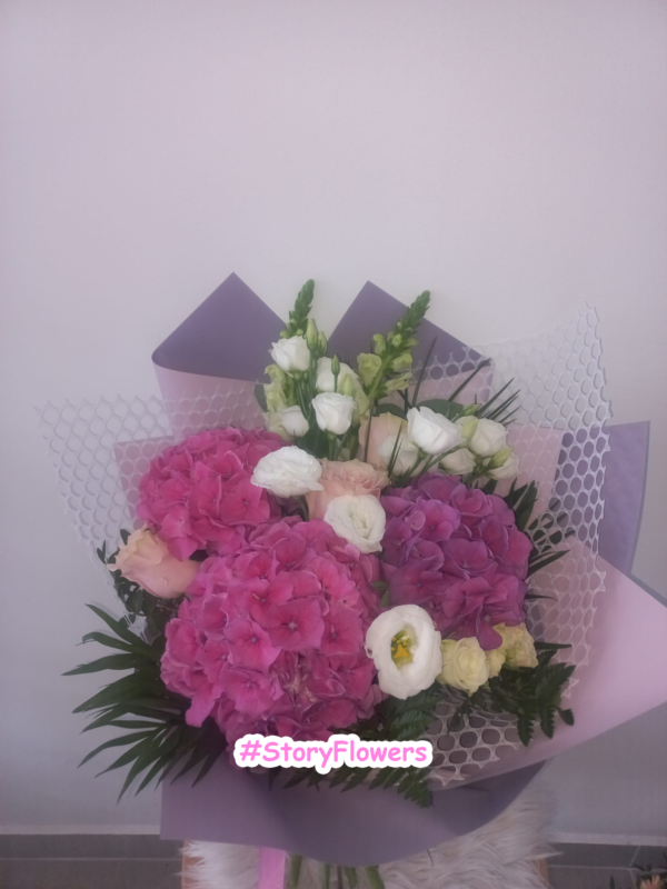 Buchet cu hortensie,trandafiri și anthrrinum - imagine 2