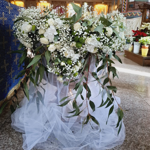 Cristelniță botez cu flori albe - imagine 2