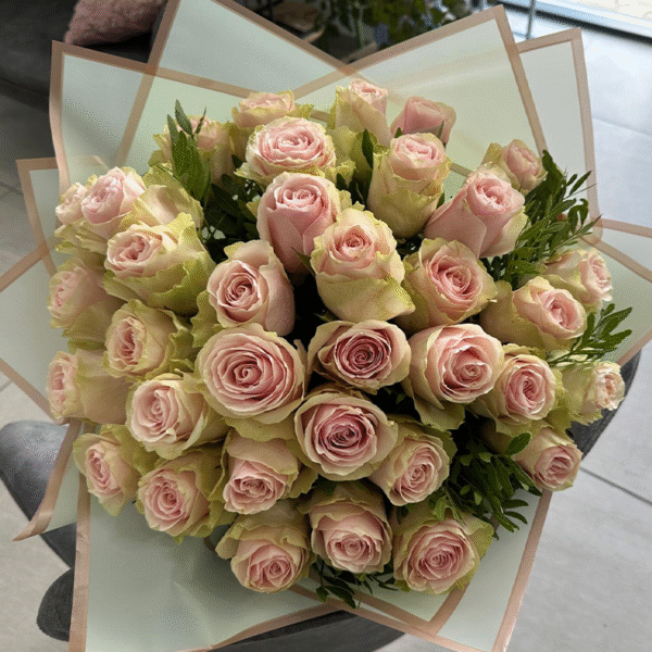 Buchet 35 trandafiri roz - imagine 2