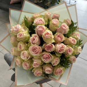 Buchet 35 trandafiri roz