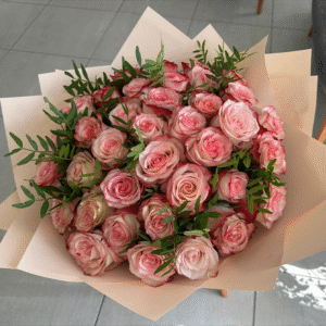 Buchet 39 trandafiri bicolori